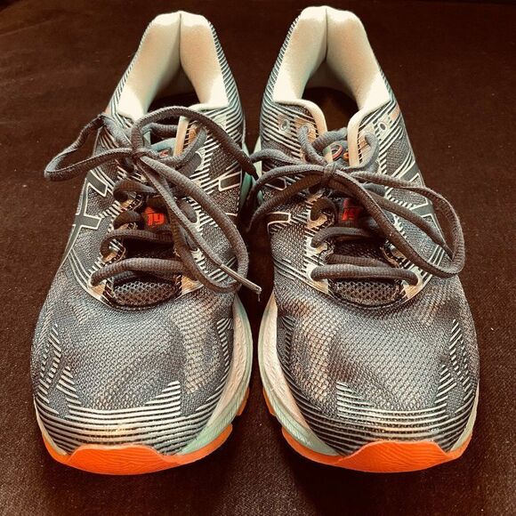 Excellent condition ASICS GEL NIMBUS 19 Womens 8 US 39.5 EUR Grey Seafoam Green - Picture 2 of 9